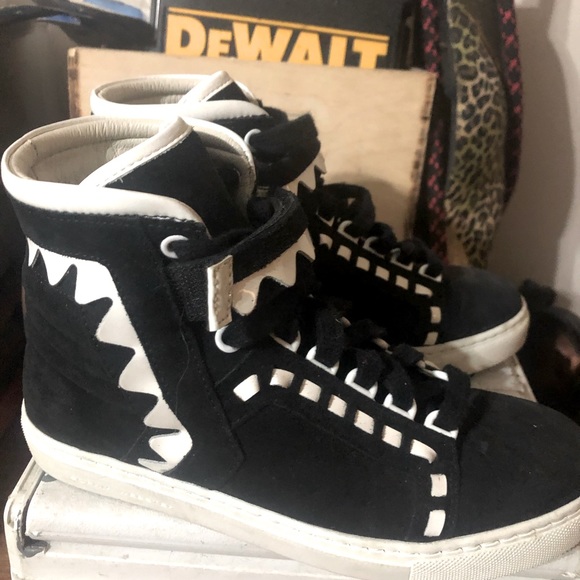 designer like new seude high tops in new condition - Picture 1 of 7